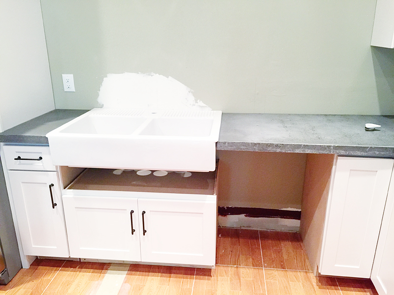 Cabinet For A Farm House Sink, How To Install Farmhouse Sink In Base Cabinet