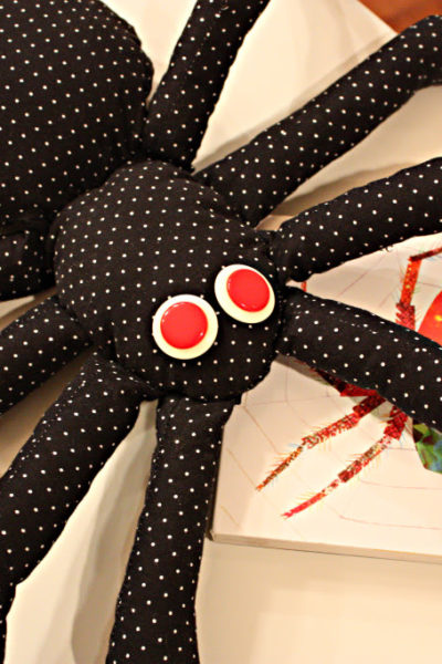 DIY Stuffed Spider Toy (and other treats for babies halloween!)